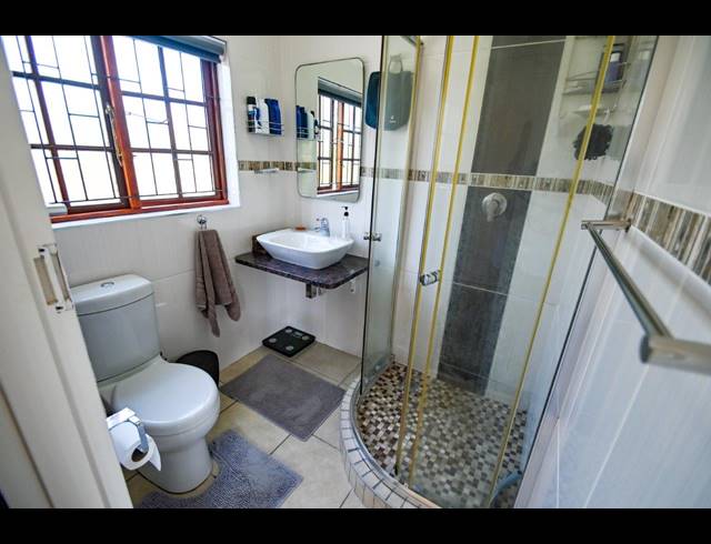 4 BEDROOM SEMI DETACHED RENTED IN CHILTERN HILLS
